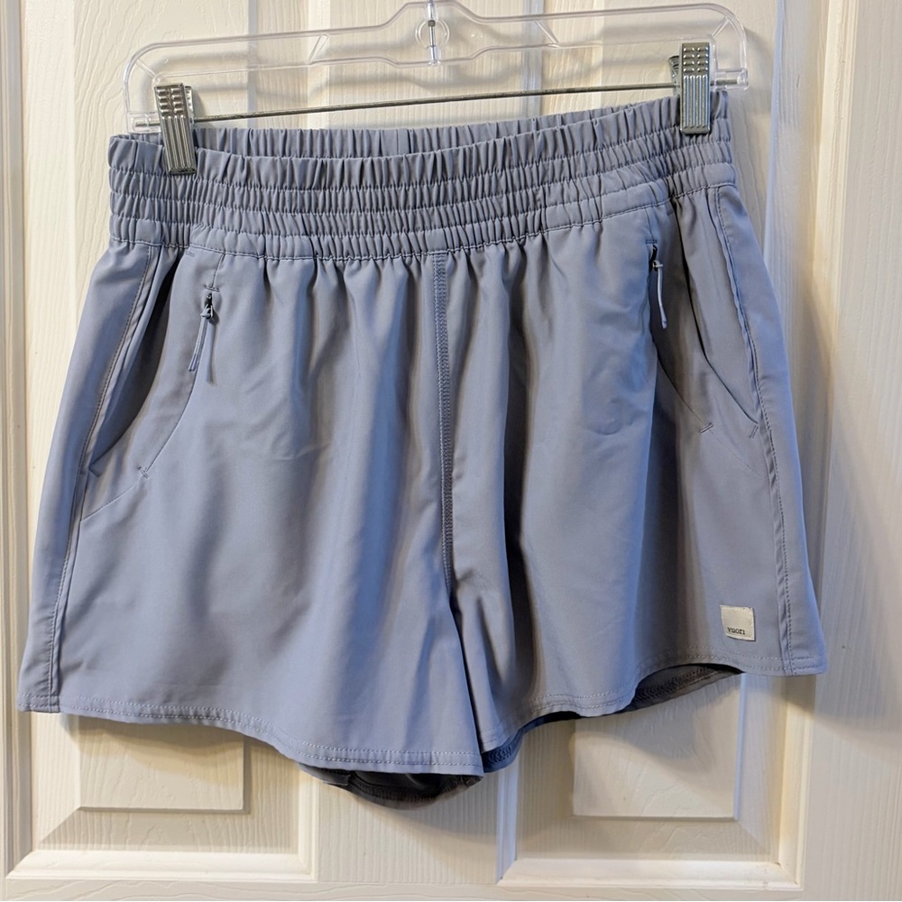 Vuori Women's Dash Short 2.0. Size Medium